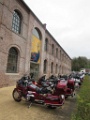 Groupe de goldwing devant musée (3)